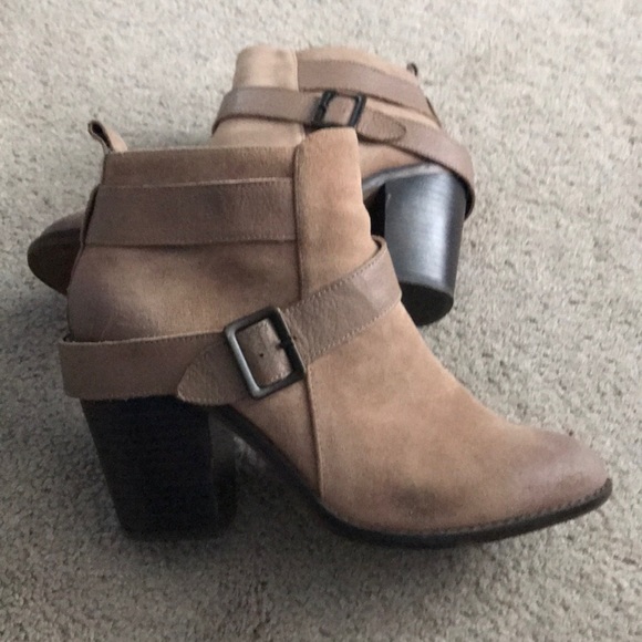 Kelsi Dagger taupe boots 7.5 worn once - Picture 3 of 5